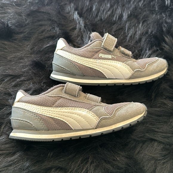 Kids PUMA Sneakers - Picture 3 of 6